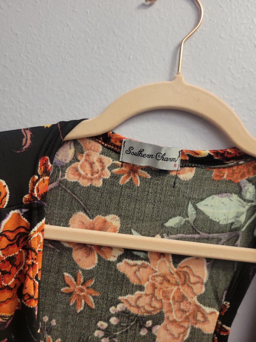 Southern Charm Floral Scoop Neck Dress - Black & Peach Floral